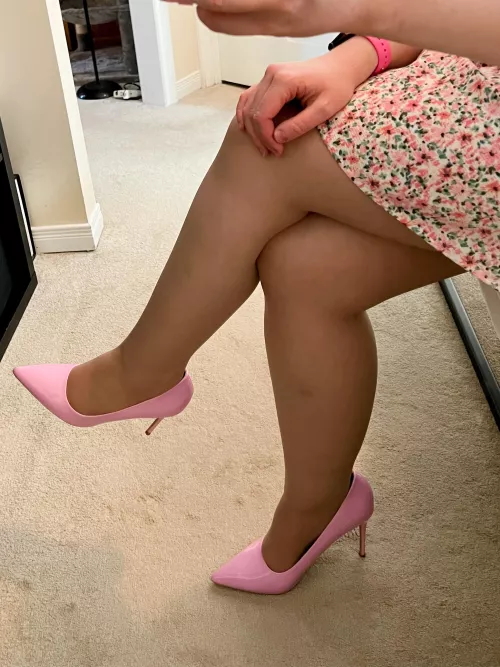 I absolutely adore these pink heels