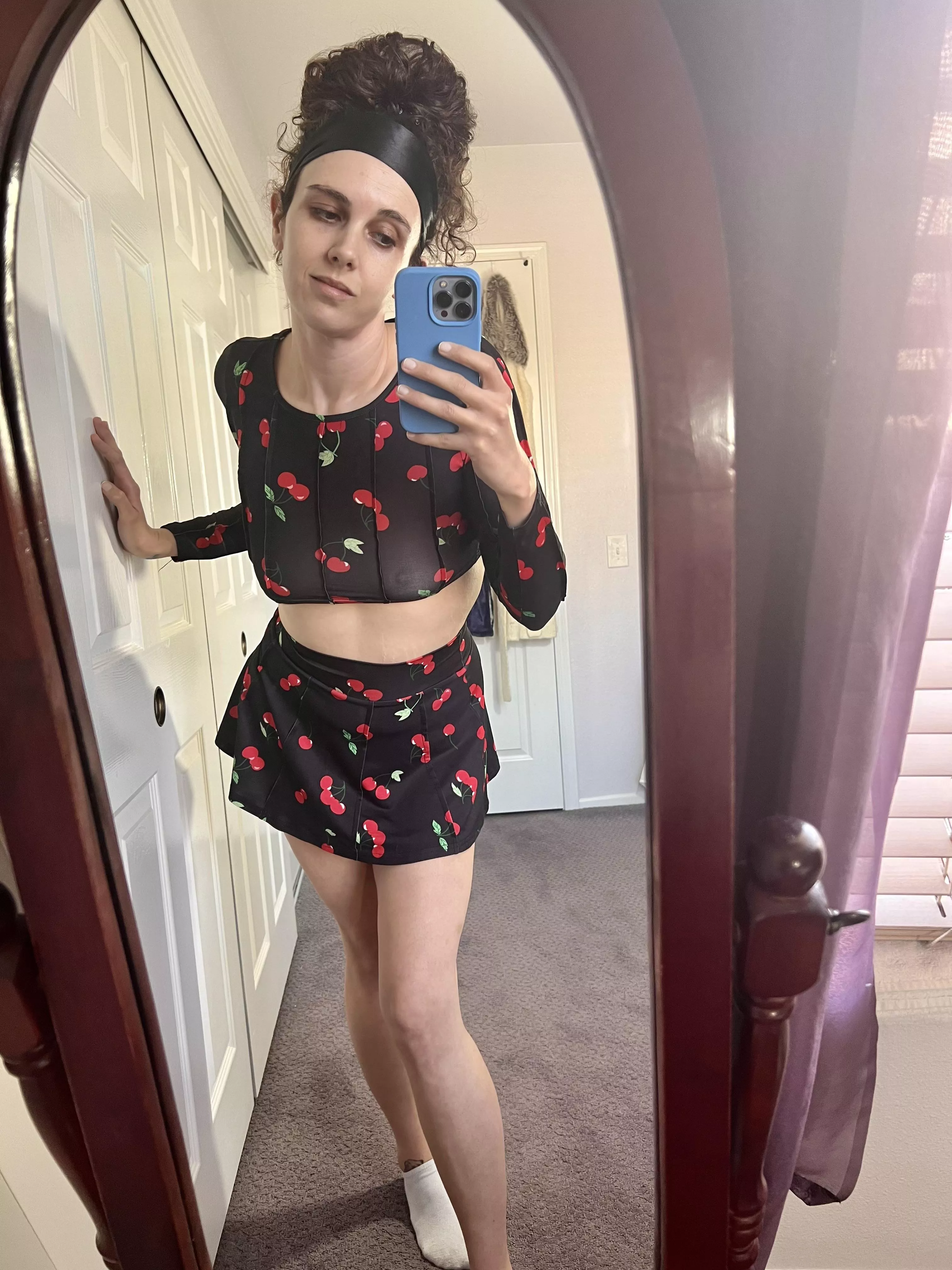 I might be addicted to mirror selfies and skirt sets. 😜