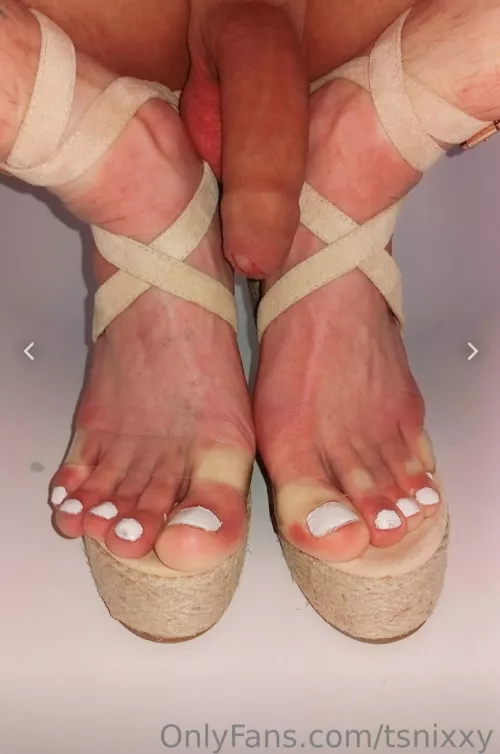 I need your cum on my toes 🍌💦🦶🤤😘🥰