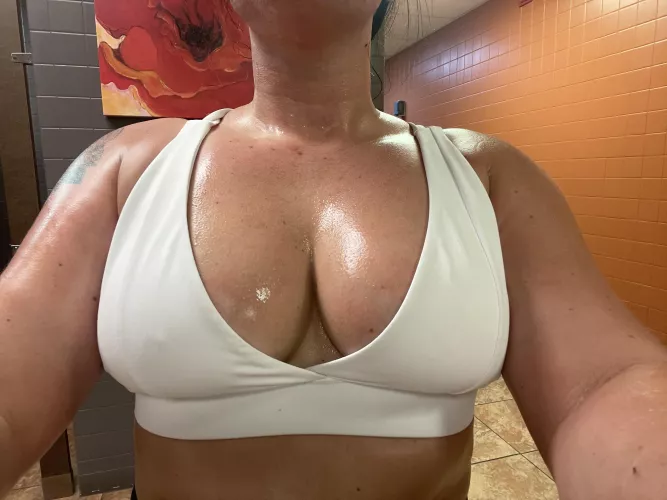 If you can find someone that sweats more than me I would be shocked