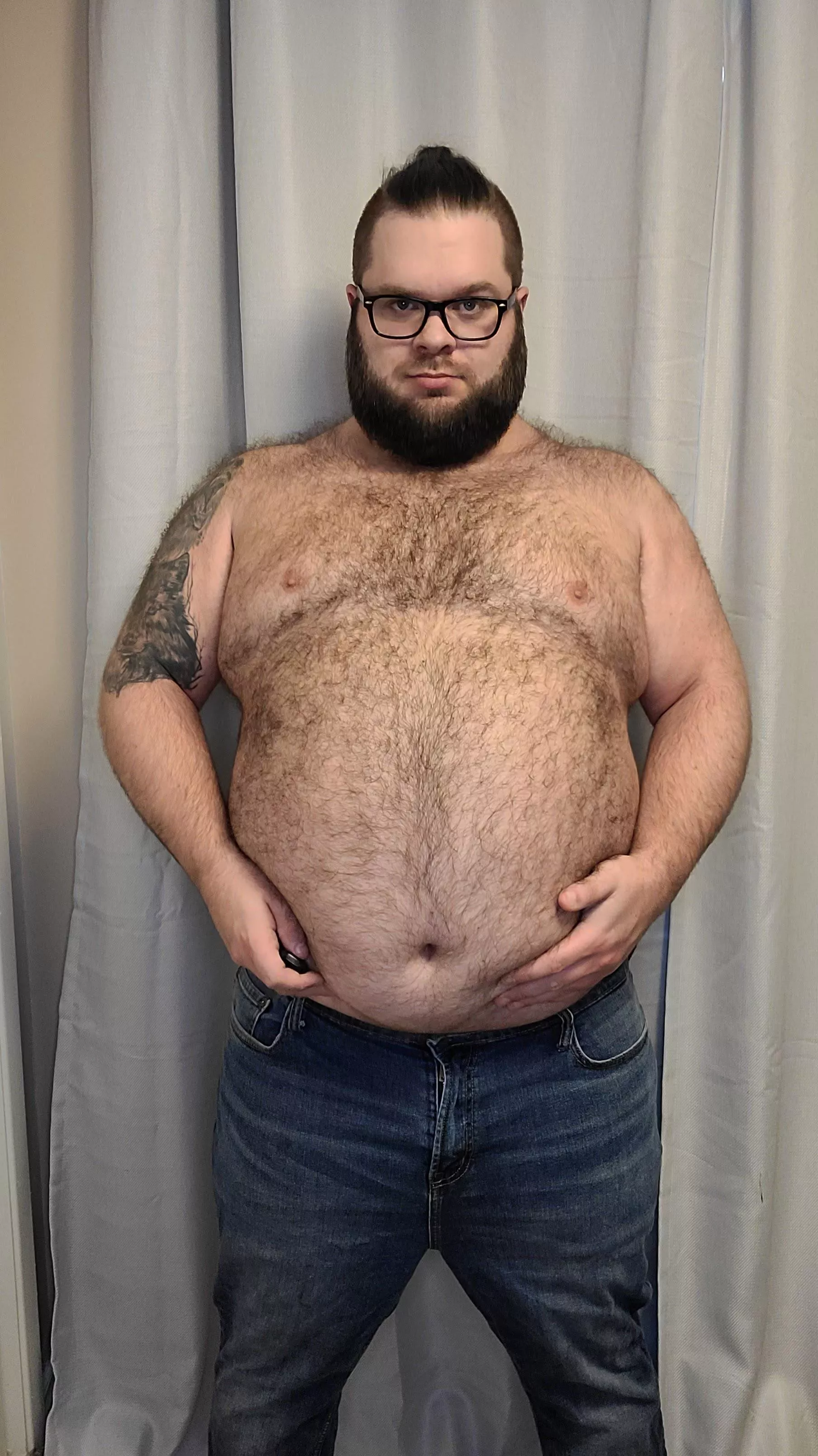 I'm back after a nice staycation! I'm a bit embarrassed to post this pic, but I'm trying to be more proud of my body 😊