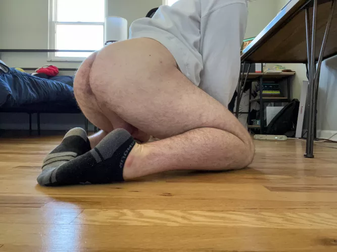 I’m often on my floor, without pants 😜