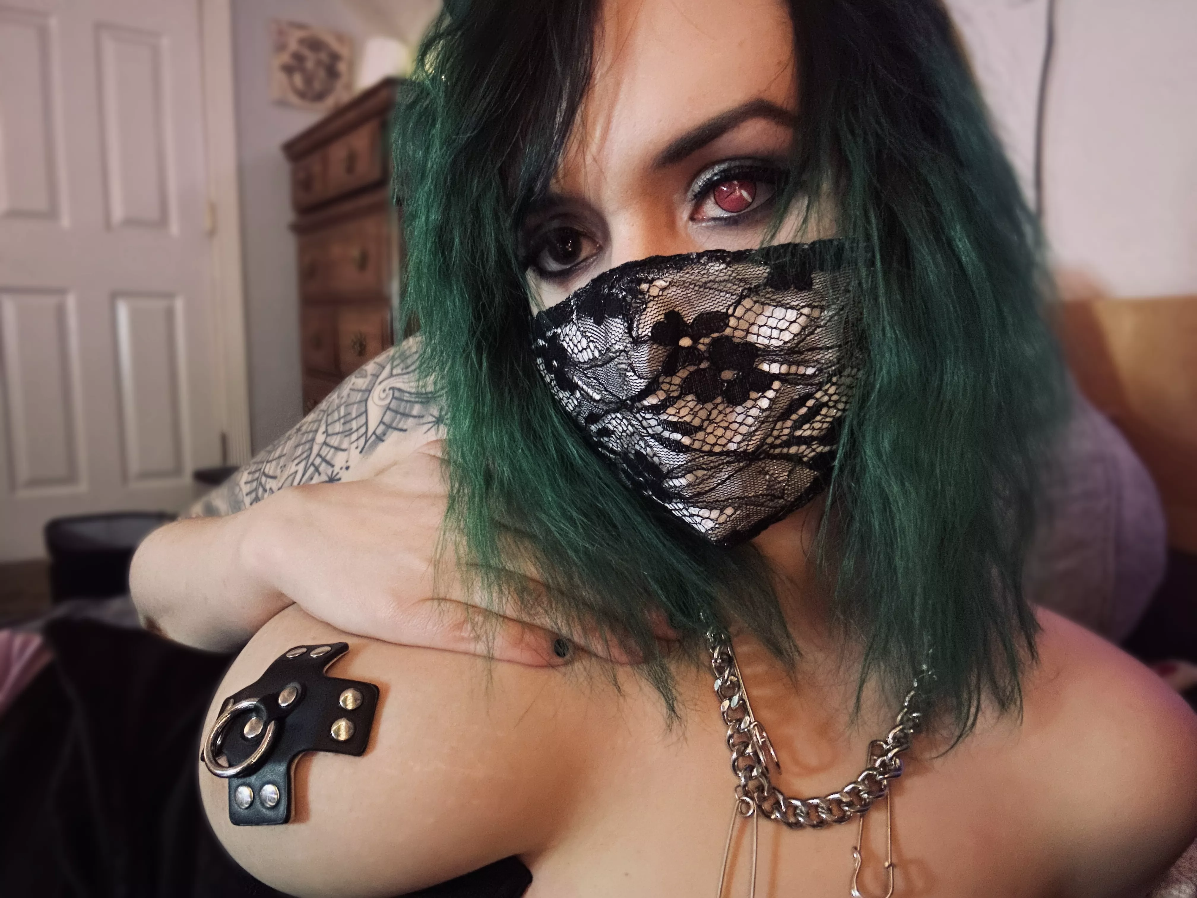 it's my birthday! show this alt girl some love?