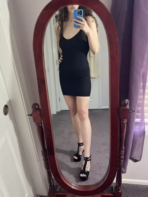 it’s my first time, is it okay that I can’t fit in the mirror 🤭