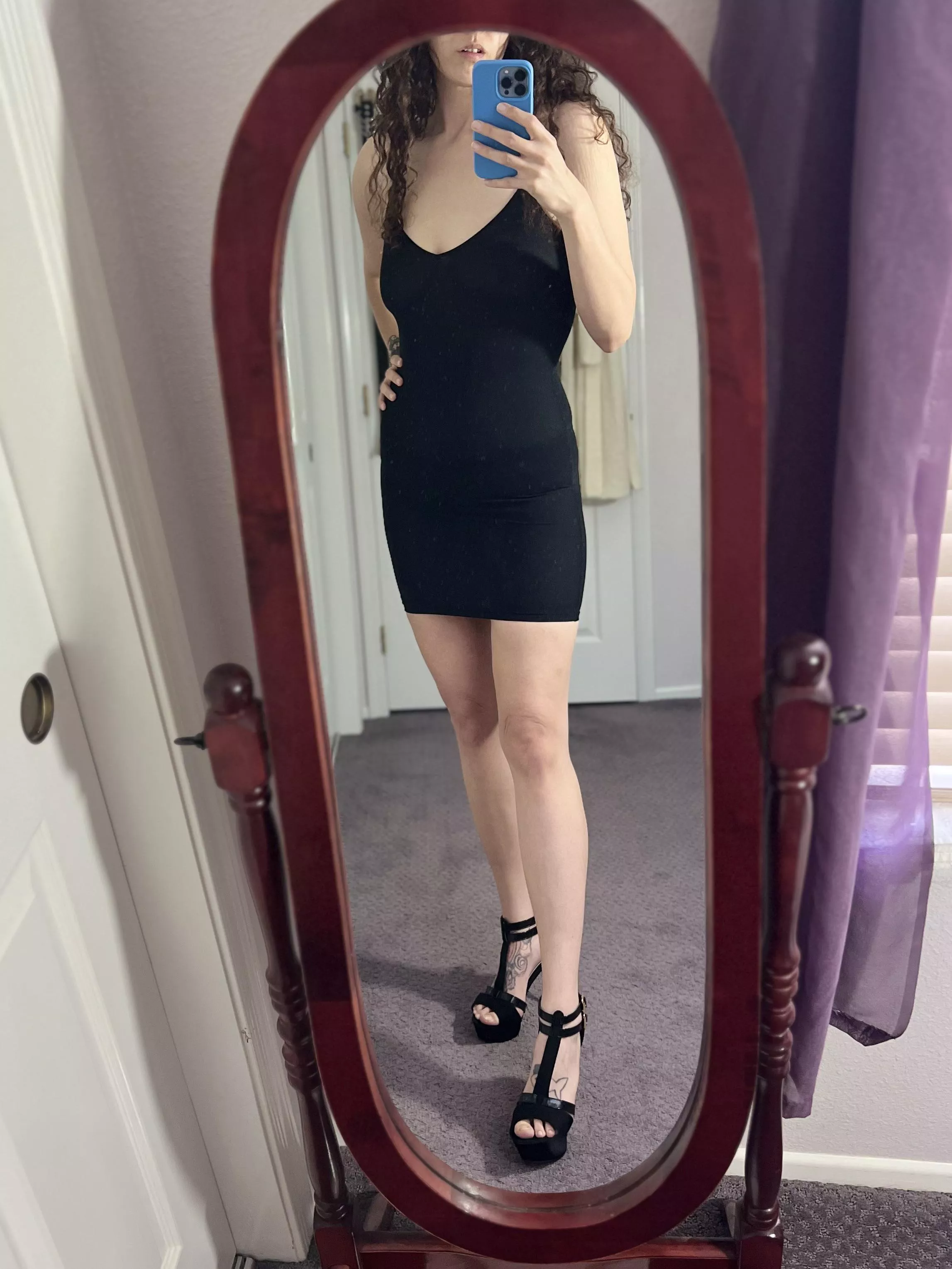 it’s my first time, is it okay that I can’t fit in the mirror 🤭