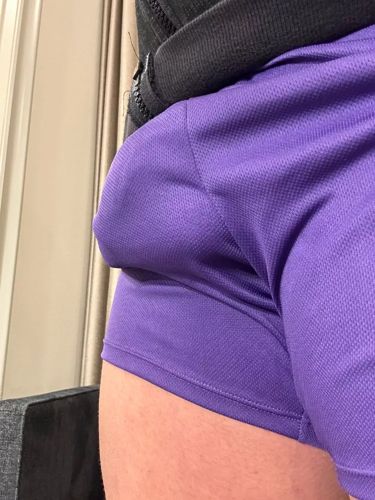 Look ya'll, I normally hang to the left so when I go right, it really looks obscene - too much?