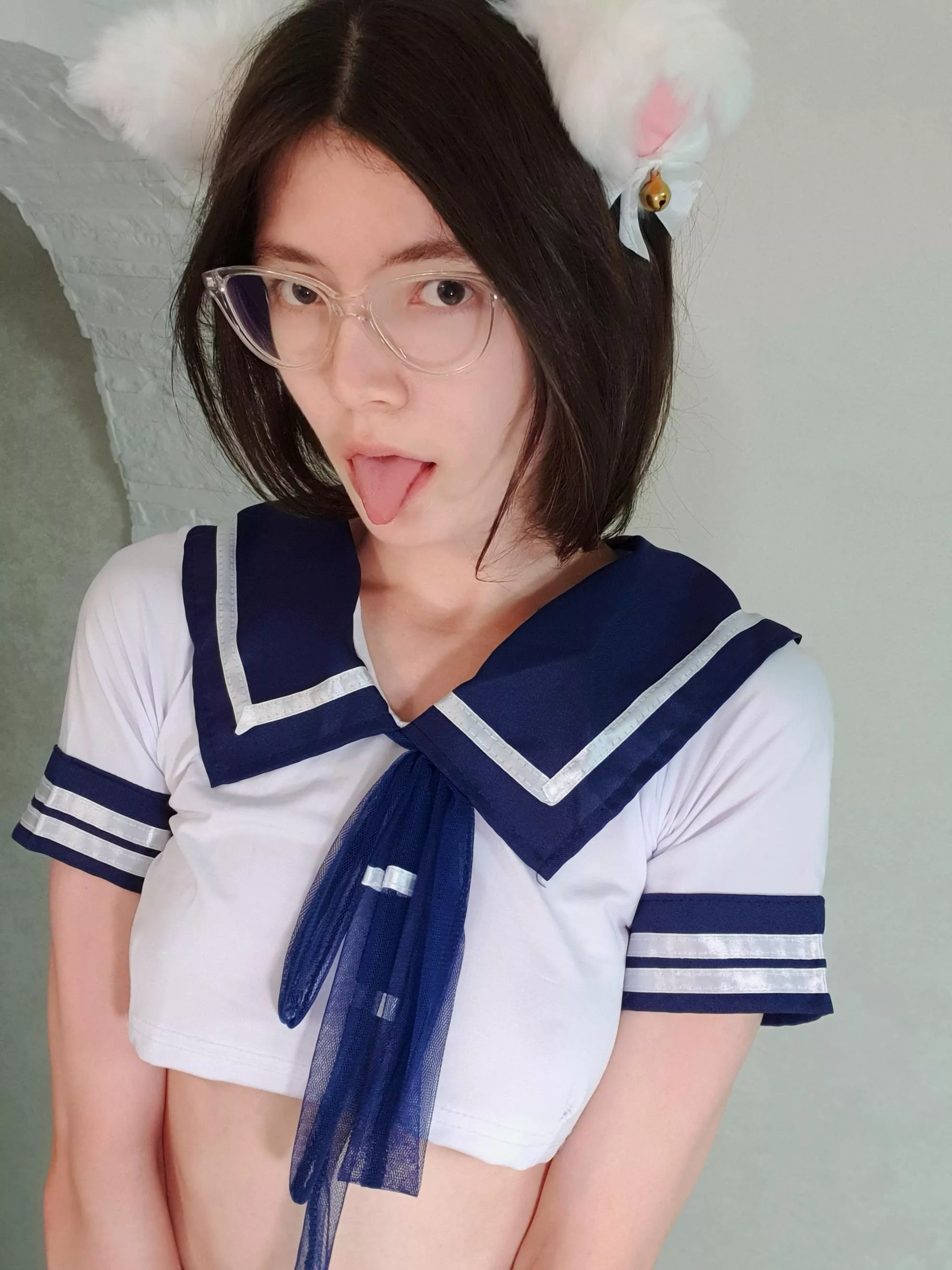 Meow, meow, pet this kitty