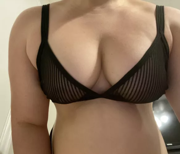 Mommy’s tits look good filled with milk, don’t you think?