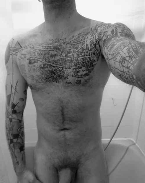 My pics are in black and white so you won't see the hideous tile colour