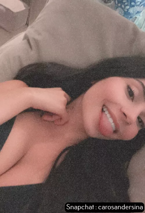 Never had a dick in my ass... wanna change that? 😈