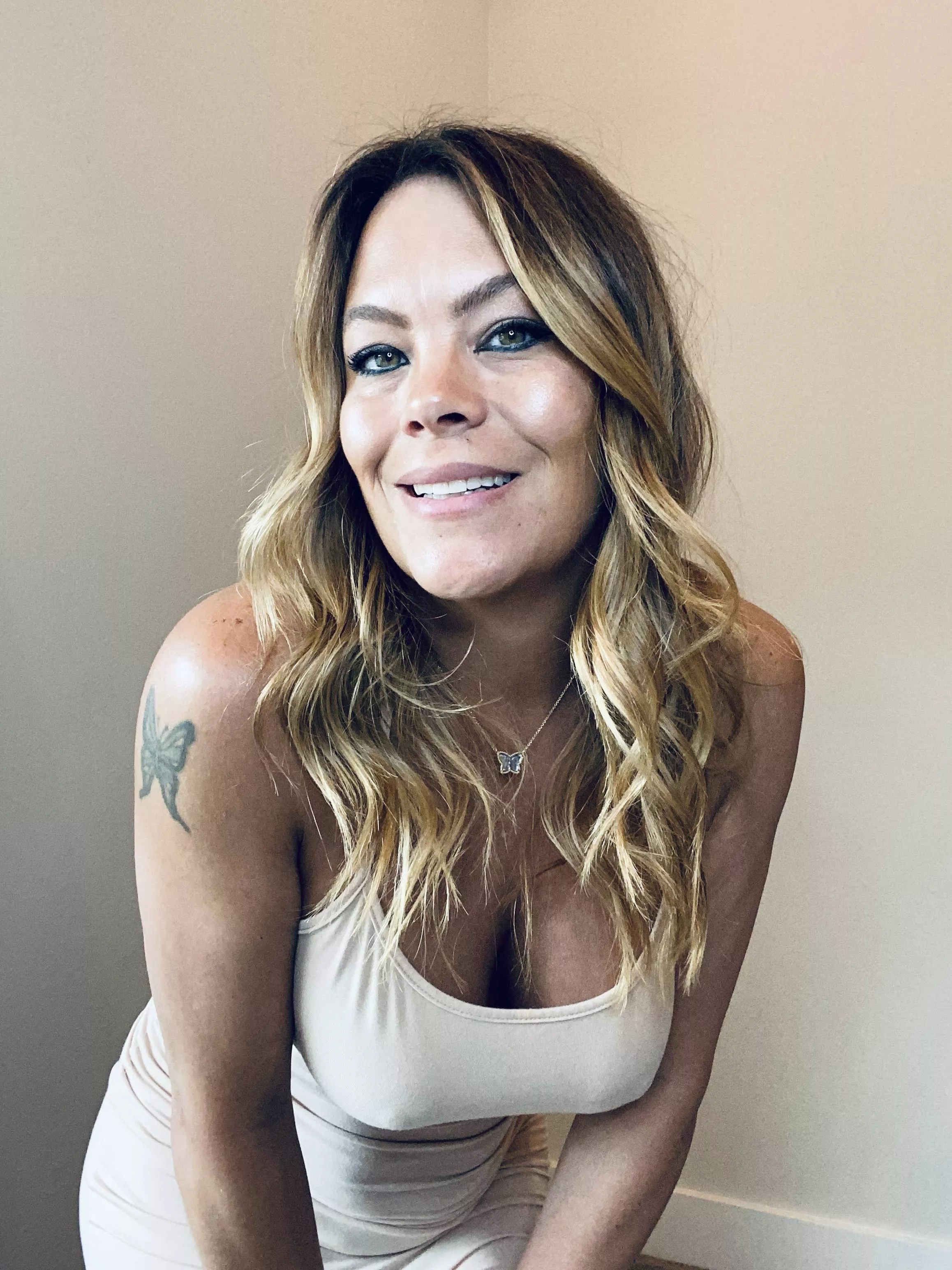 Not your typical mom next door, I have a wild side to men