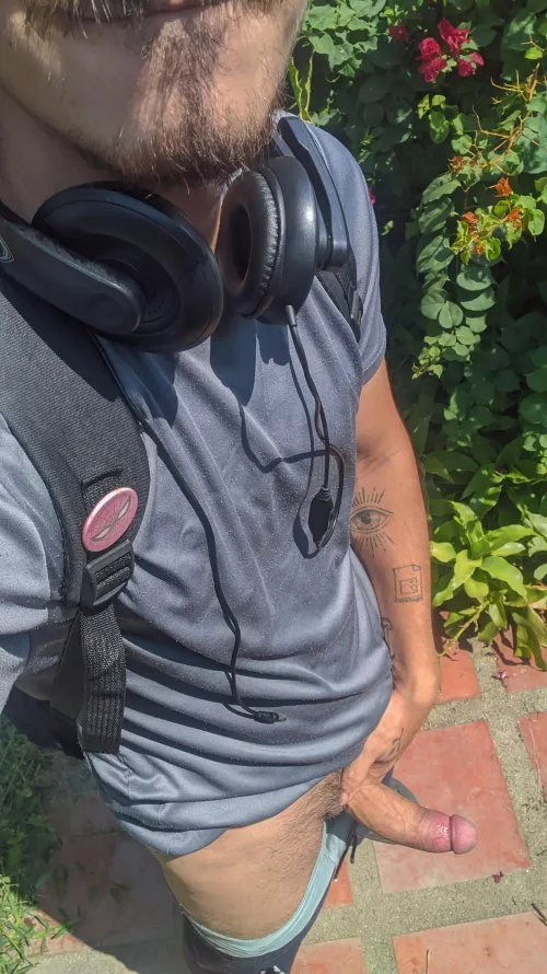 Somebody knows where can I plug this in?🎧👀