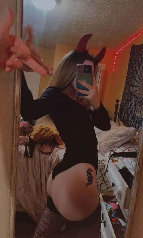 upvote if you wanna see more in your dm