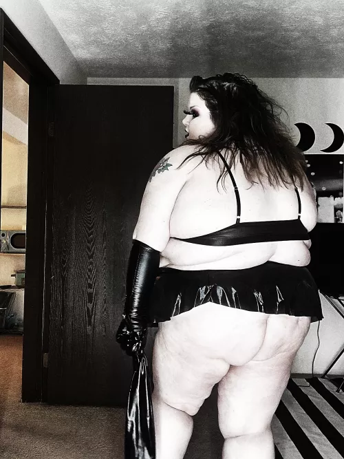 Who likes goth girls ? 🥺