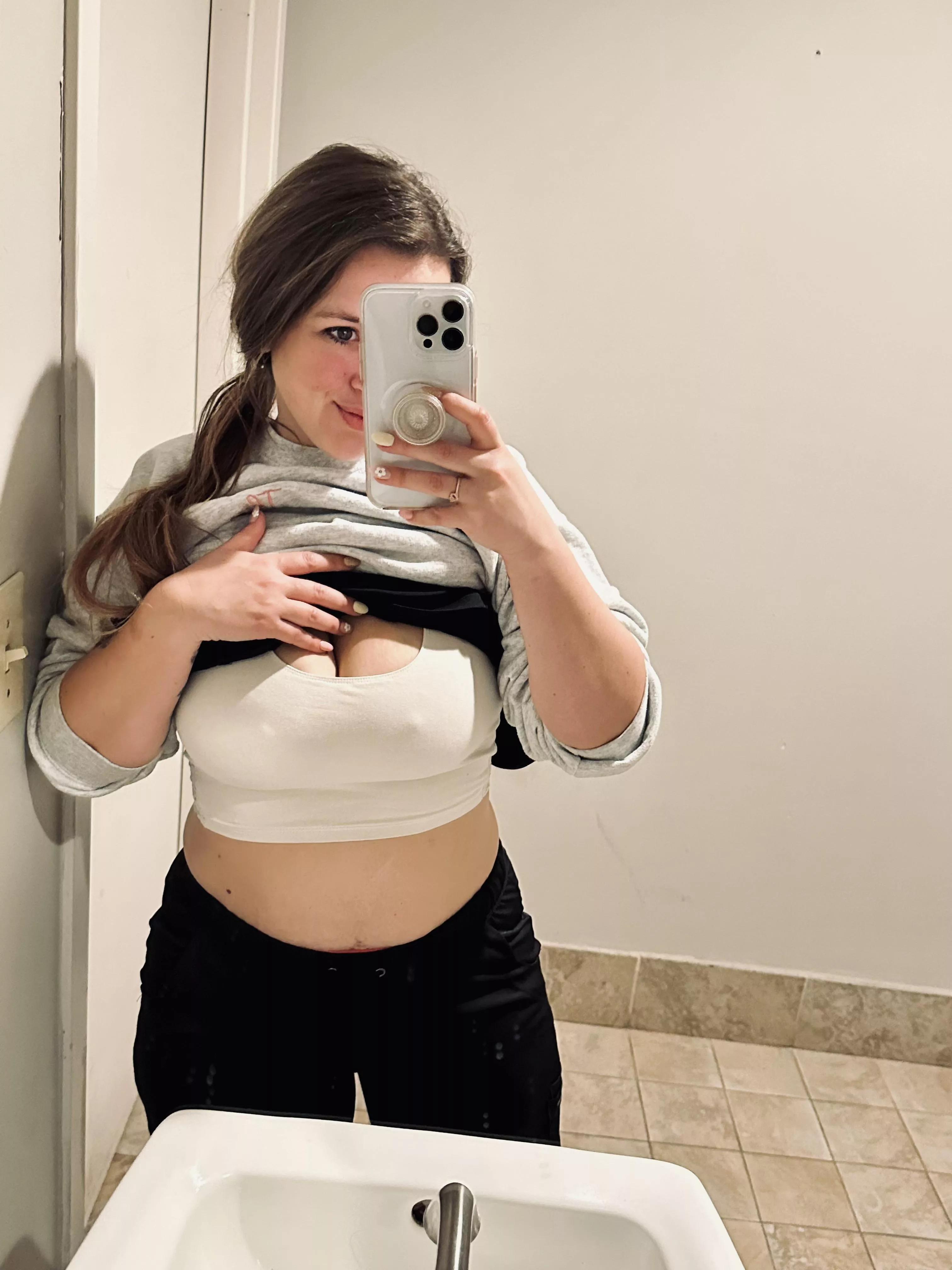 Would you meet me for a quickie?😈