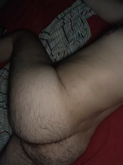 (19) Need someone to handle this hairy ass