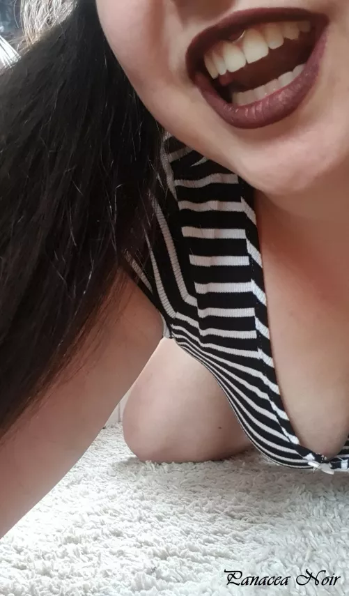 All in baby don't hold nothing back. Wanna take control, ain't nothing wrong with that