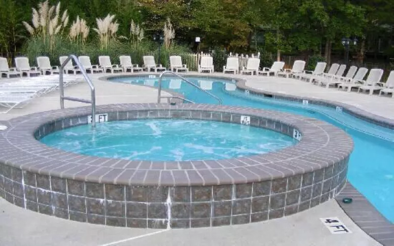 Any singles or couples want to join me at Paradise Valley in GA on Saturday? I’m a member and can get you in for free! Dm’s open.