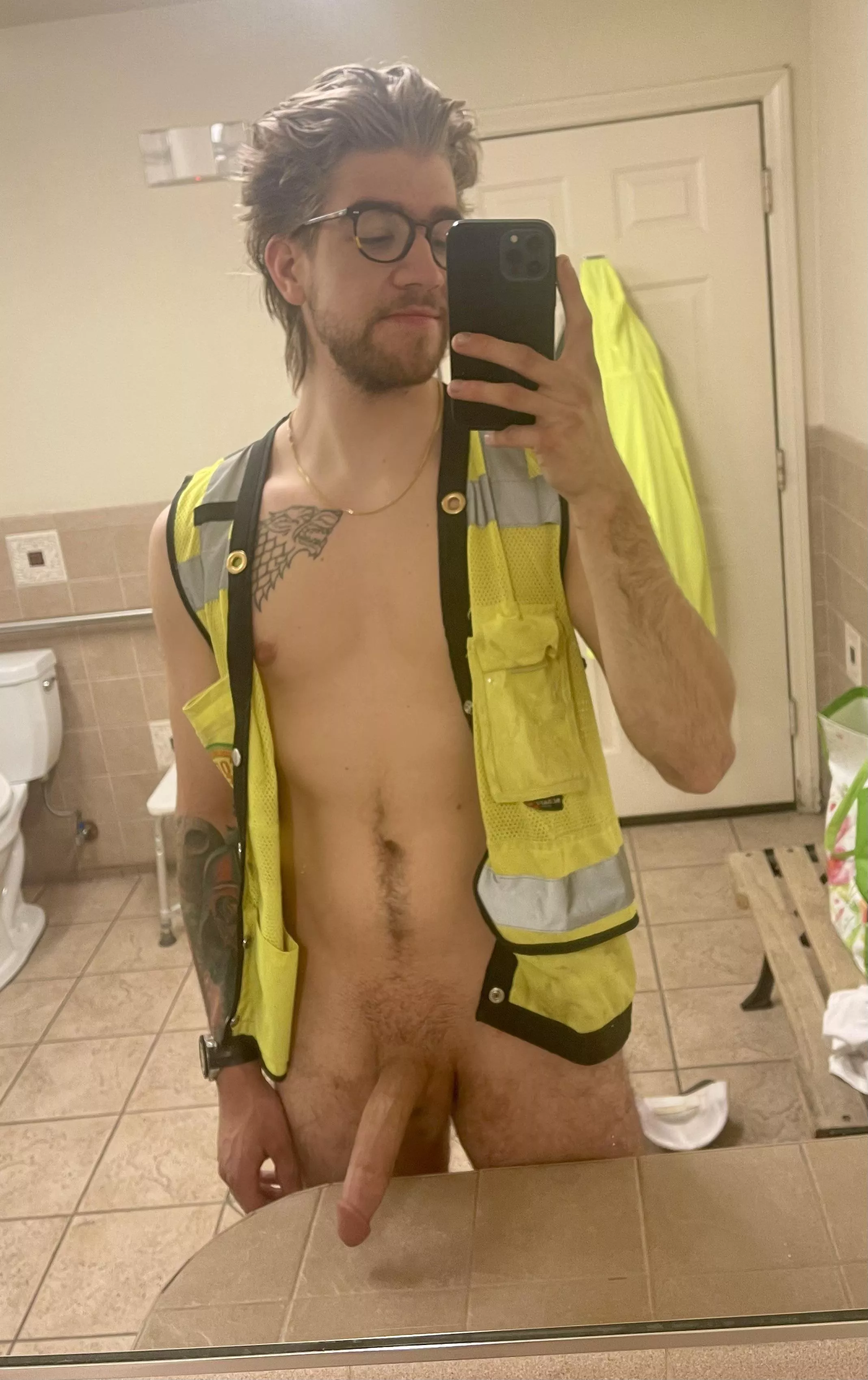 Do you like a man in (some) uniform? 😉