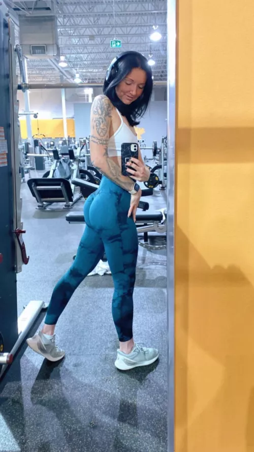 Good gracious ass is bodacious