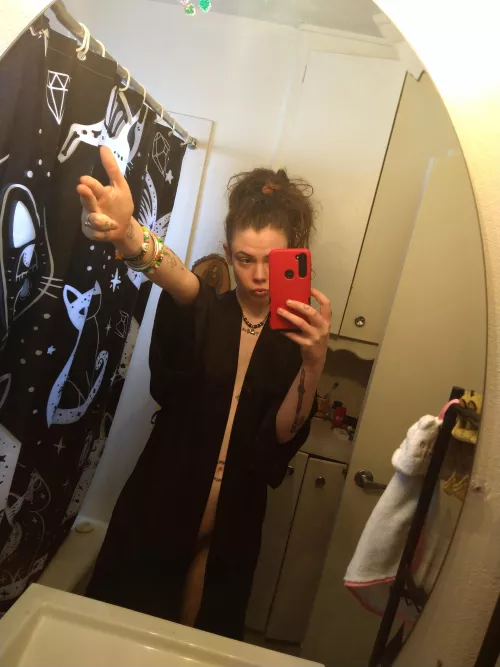 I like you better when you're in a cage. 🤷‍♀️🔒