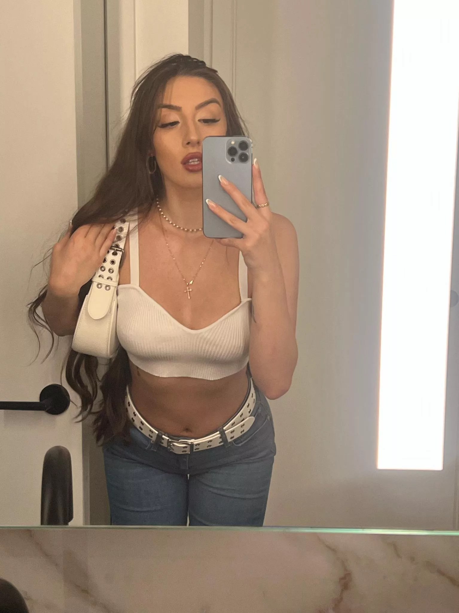 In love with mirror selfies <3