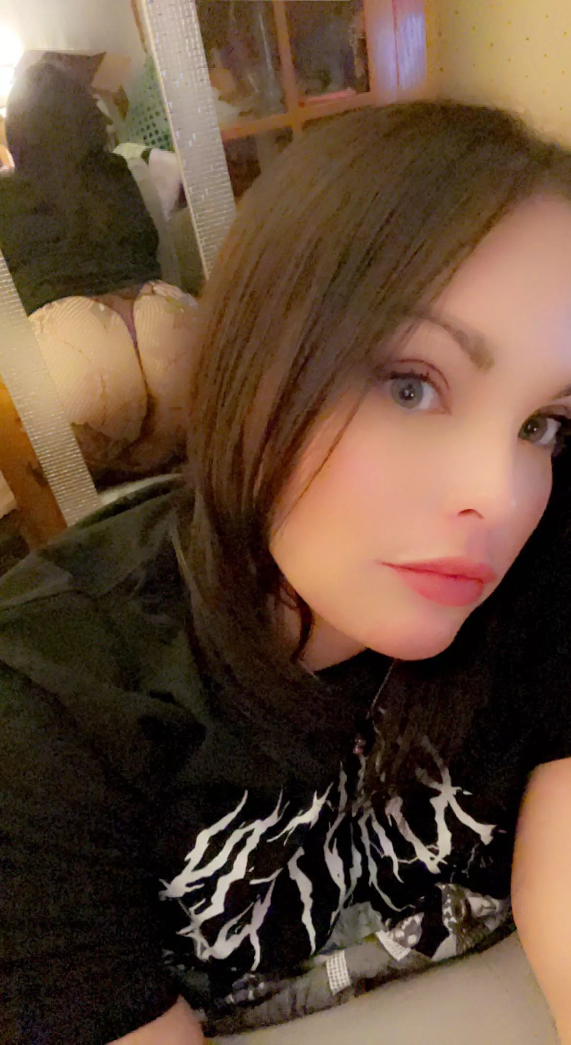 Just a lonely, naughty milf with a fat ass and plump pussy