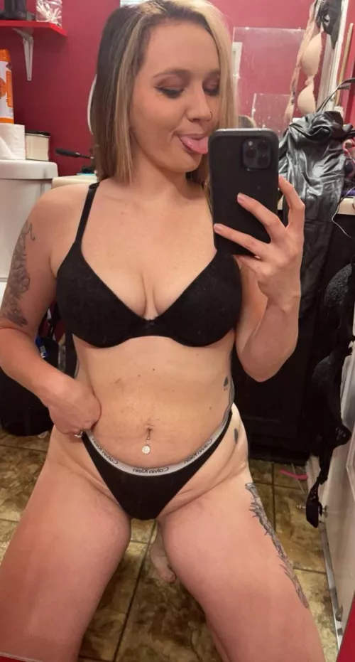 Just a mom having fun😏