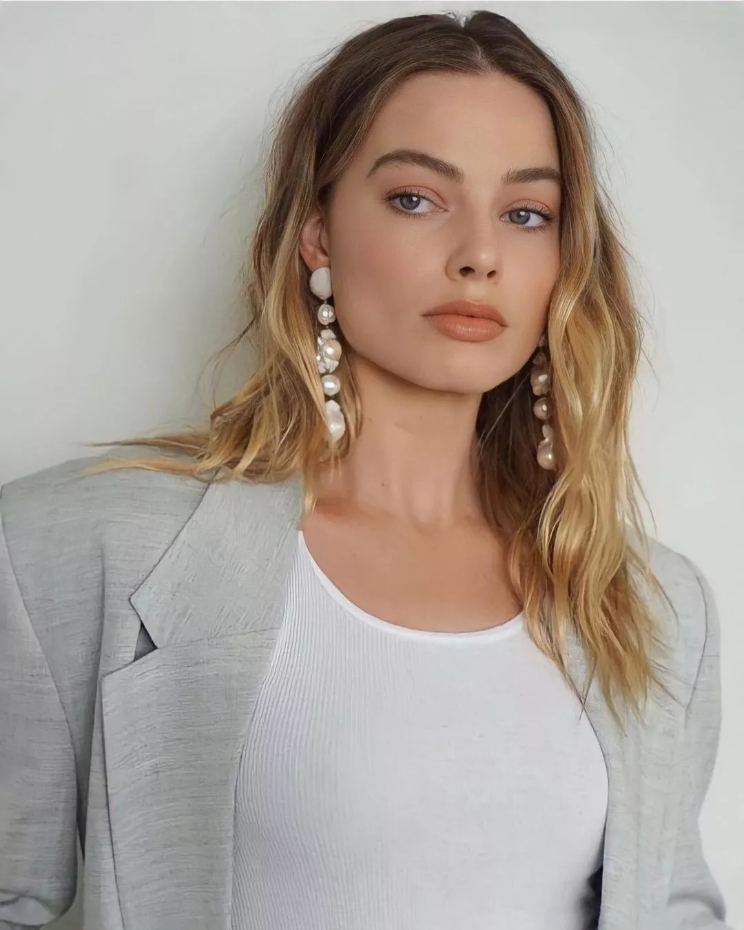 Margot Robbie looking gorgeous