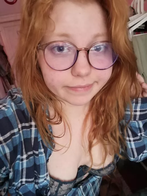 Oops, I bent down a little, is it okay? 😋