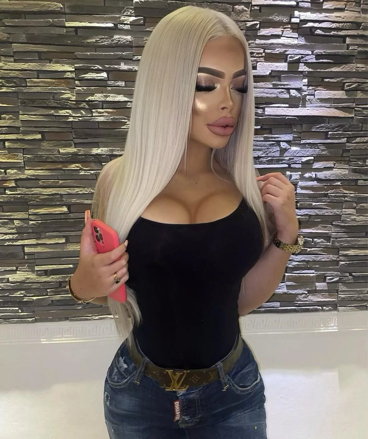 Perfect lips and tits