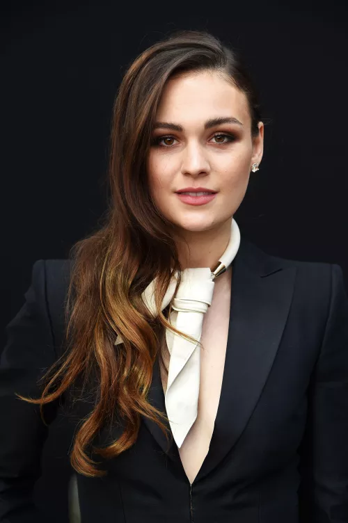 Sophie Skelton.