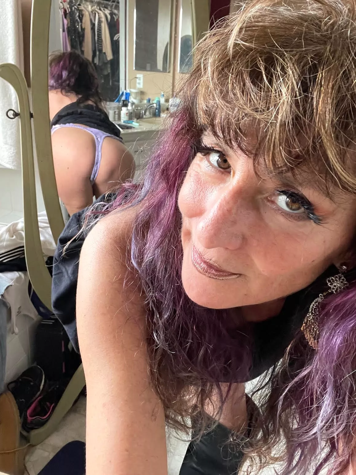 This milf is ready for you.