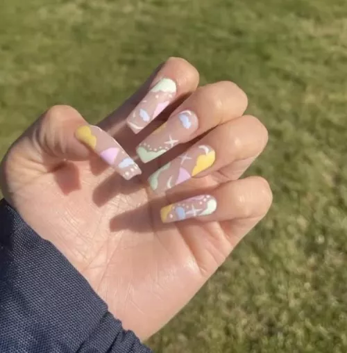 This set is really different. Her hands look amazing here