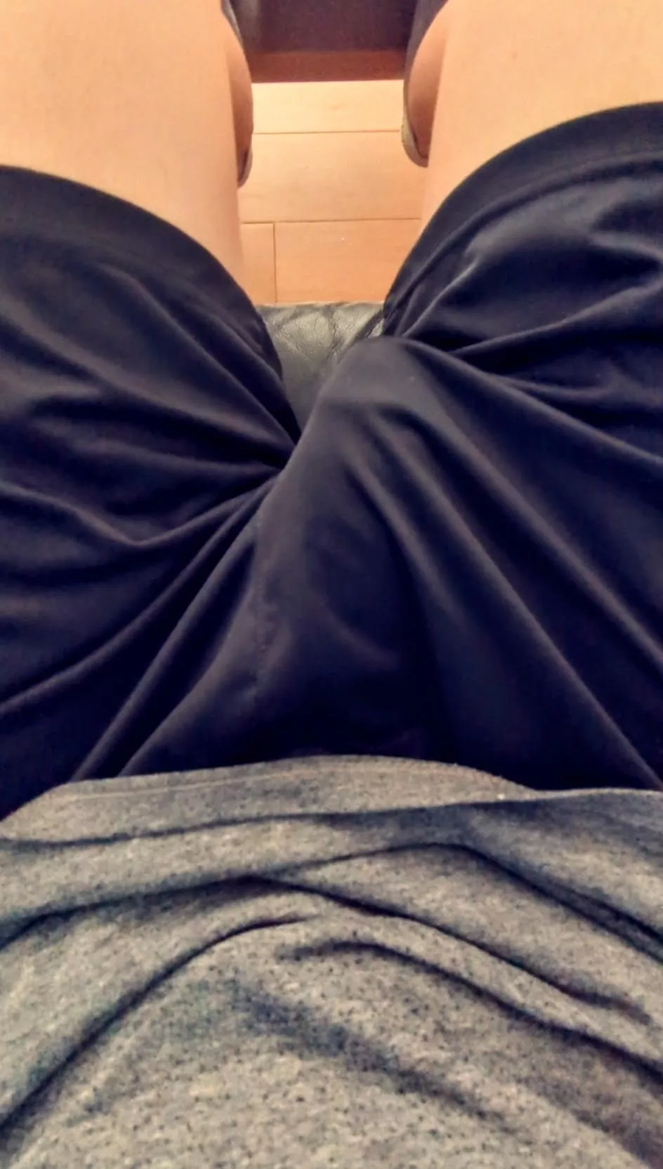 Went to a party without underpants and that happened, people were staring 👀