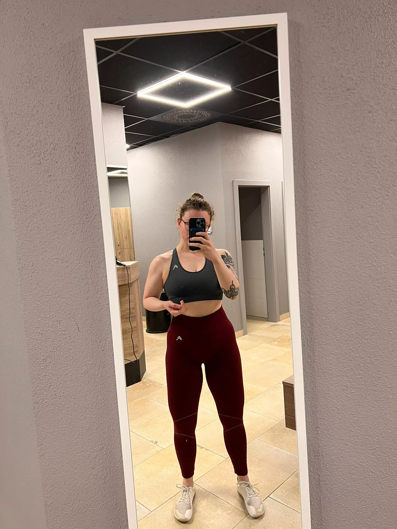 You like girls with big arms?