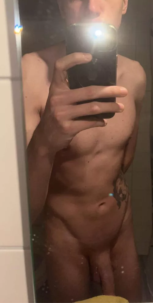 22 M came out the gym shower for the third time this week