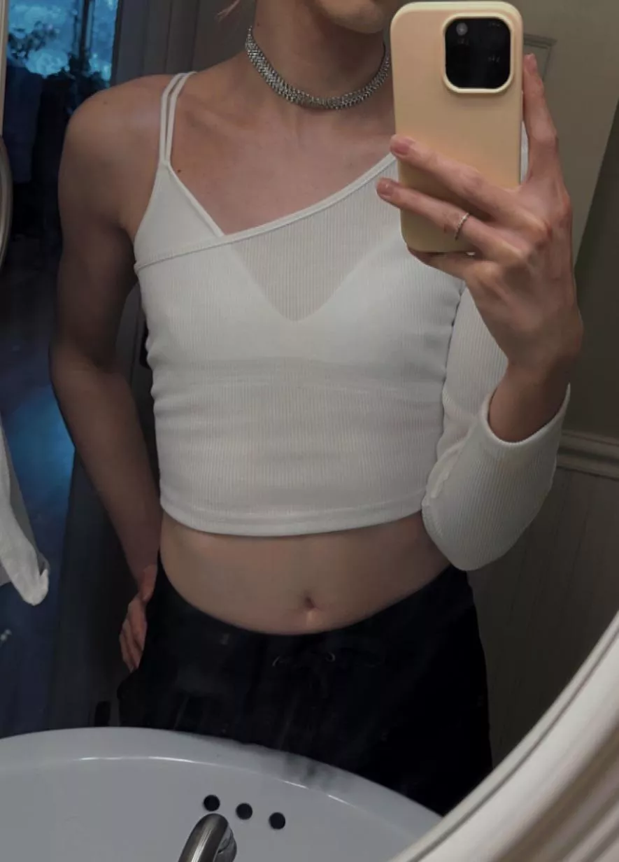 24 fem petite btm. Love fit and athletic. Snap: femboy2358