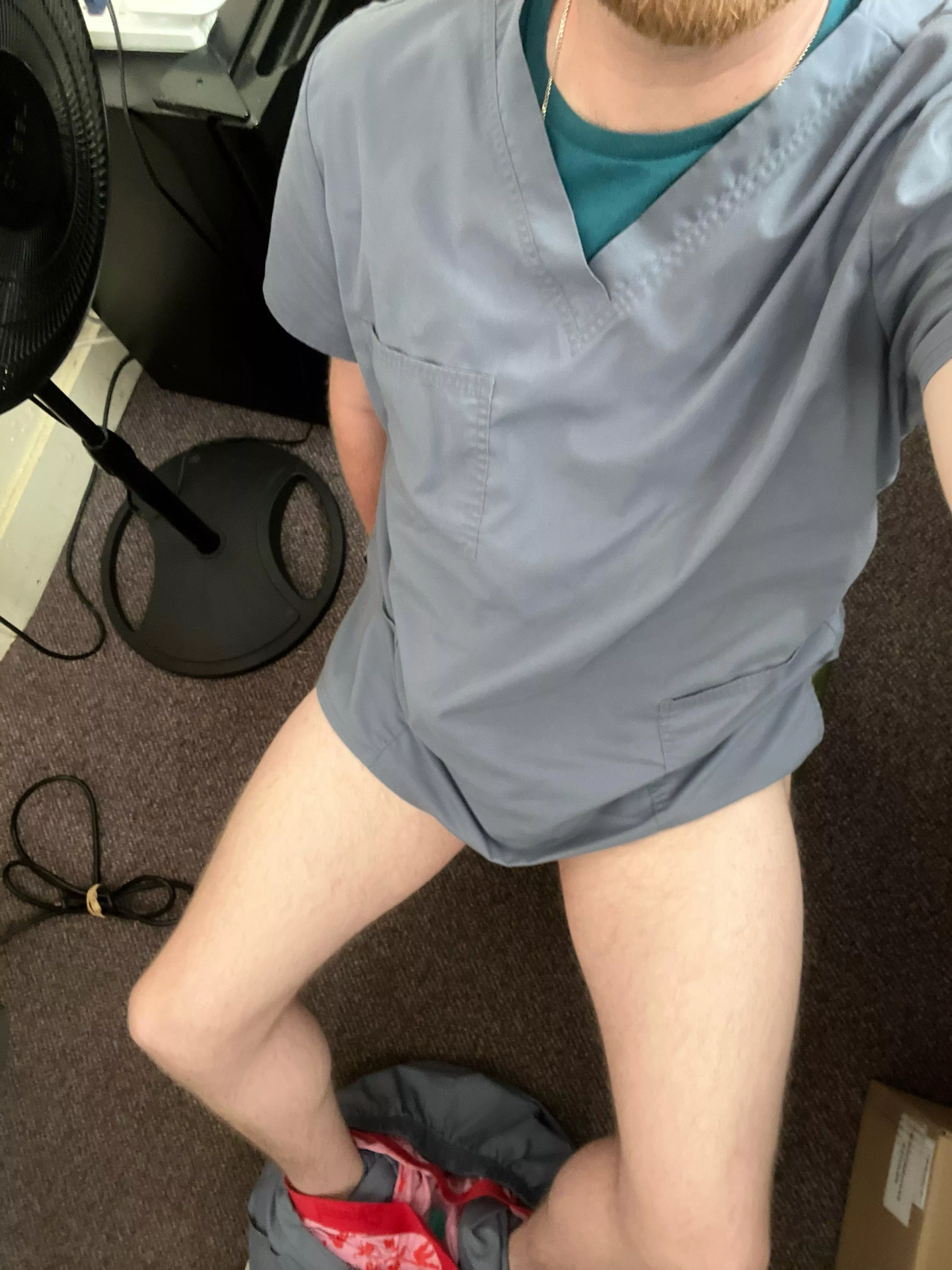 25 yo nurse. Horny af at work, looking for bate bros. Snap me: jasonbsmith987