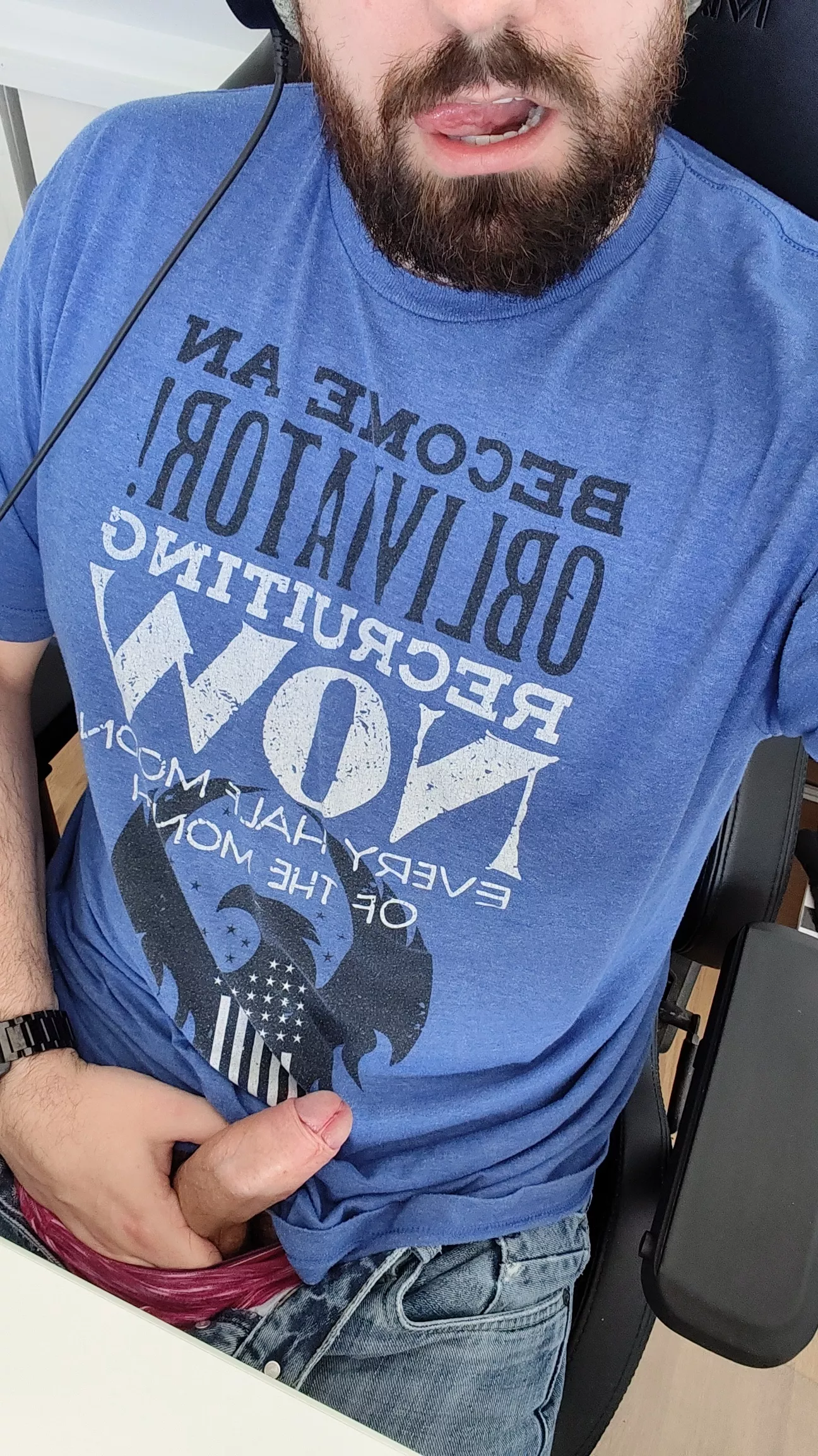 Another day horny behind my desk 😜