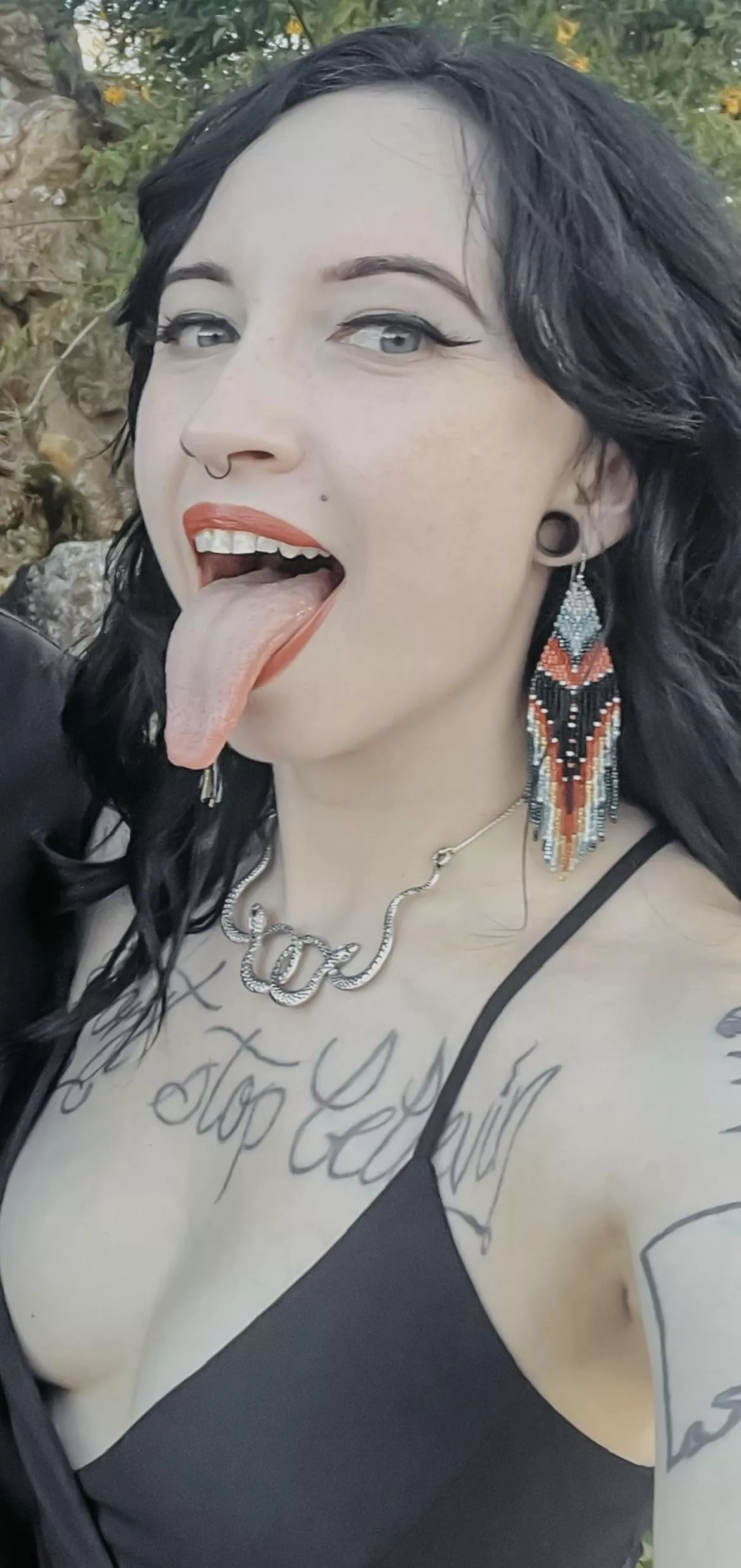 Any Texas bulls want to violate my wife?