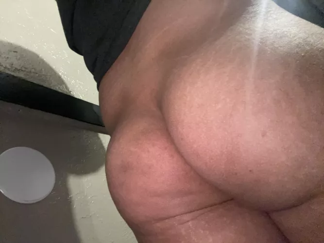 Anyone want to fuck my ass