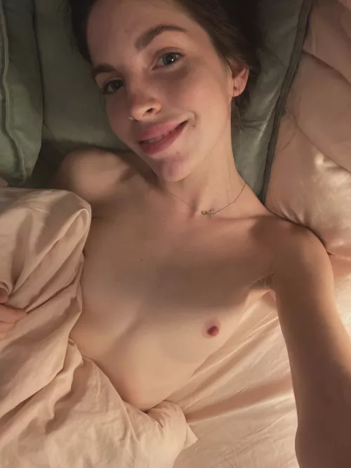 Big smile from a tiny girl for a happy day!☺️🤍