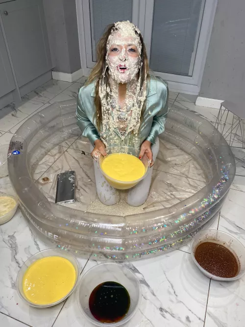 bmessybakery ready with her assortment of food