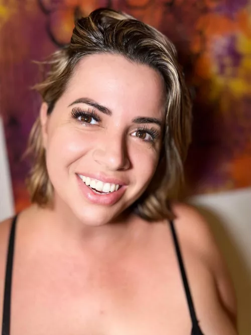 Cheers to capturing moments that make us smile and memories that last forever! 😊📸