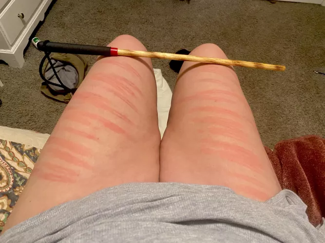 Did some self caning recently! Needing someone to do it for me 😊
