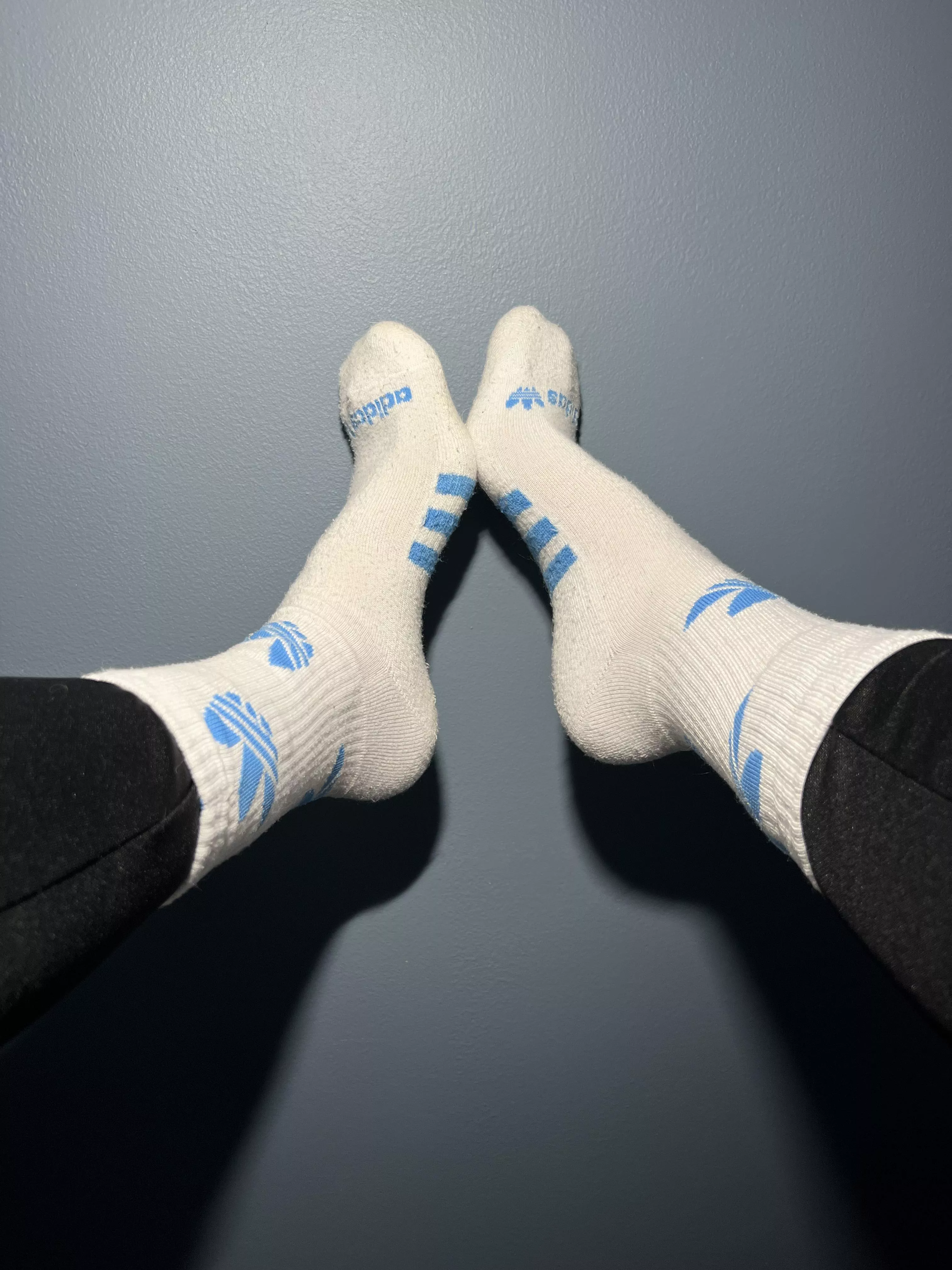 Do you like crew socks? 🖤💙