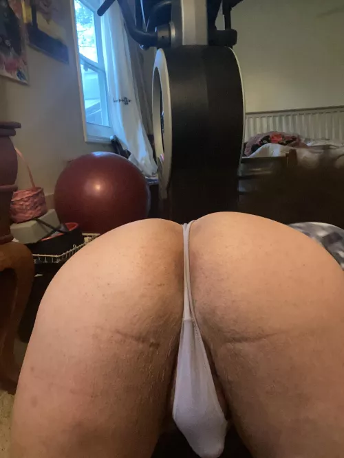 Do you want to see what my thong’s hiding 😉