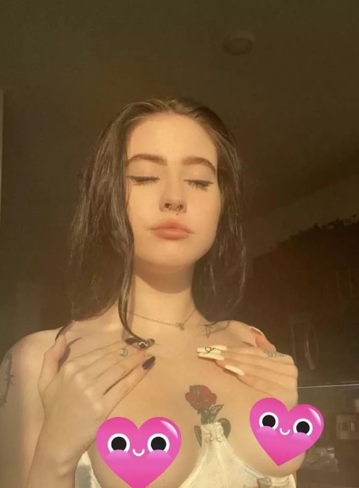 [domme]Are you a newbies and want to explore a lot in the lifestyle, you wanna be well i.redd.it trained, dominated, humiliated, degraded, pegged, spanked , feminize and be a good sph slut even if you are gotally new to be the fetish [OC]