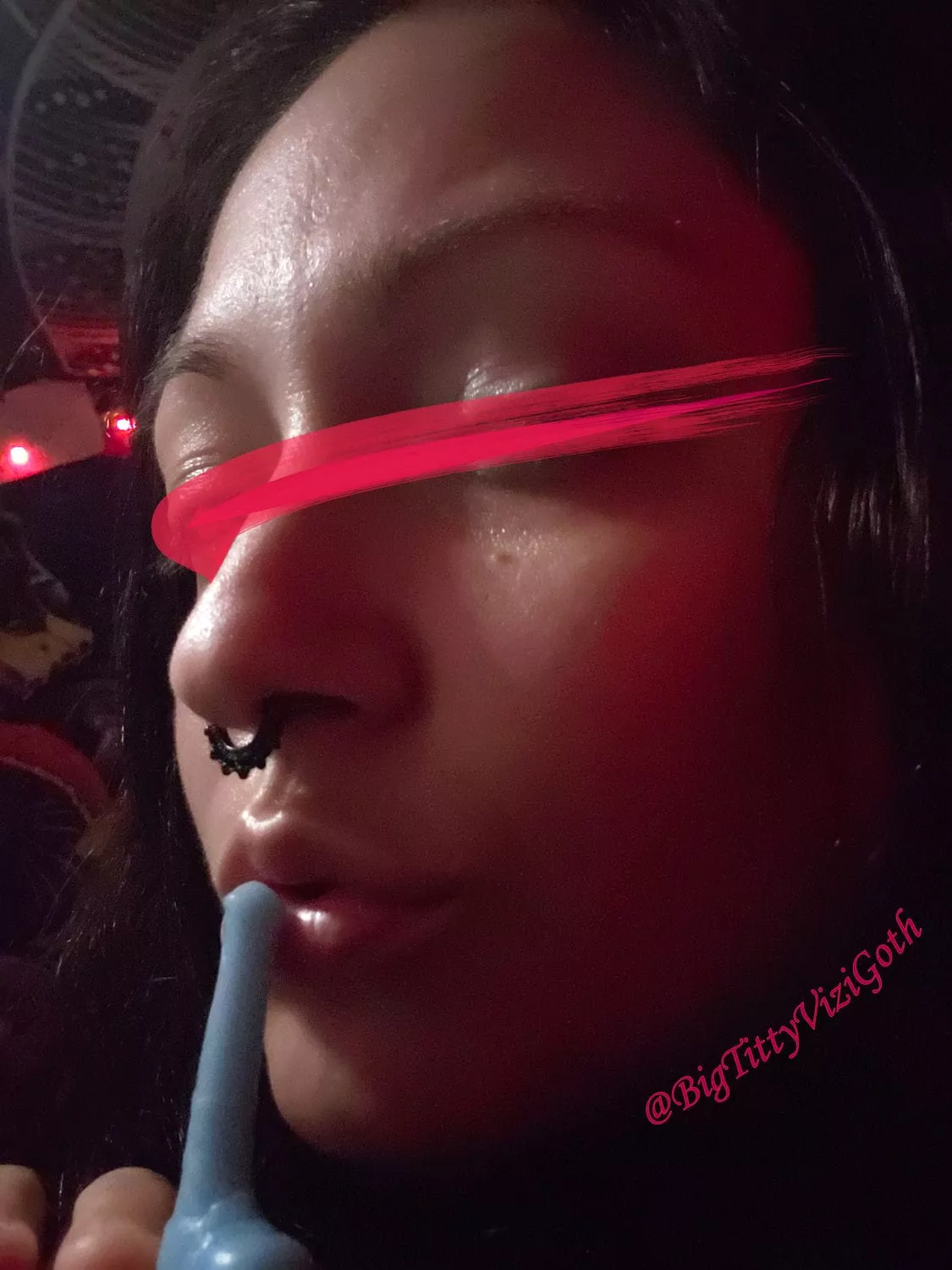 [Enby] Will a kiss turn Vector into a handsome prince? Or will a kiss mark my skin with mushroom prints?